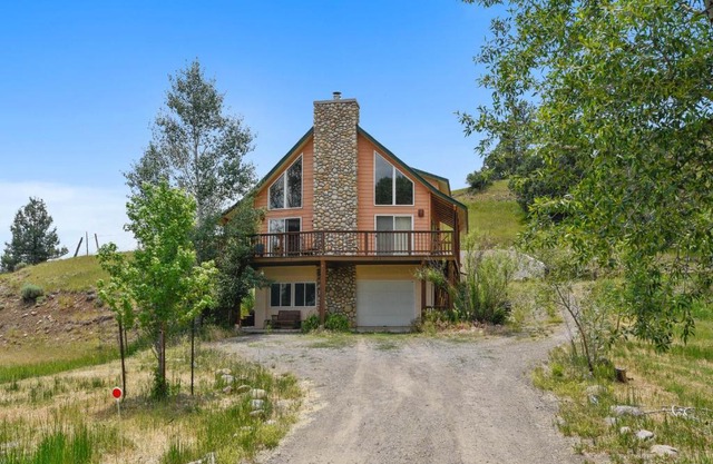 Creekside Cabin (entire house)