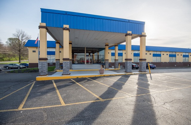 Days Inn by Wyndham Fort Wright Cincinnati Area
