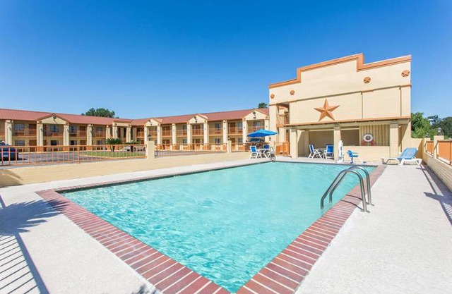Days Inn by Wyndham Orange