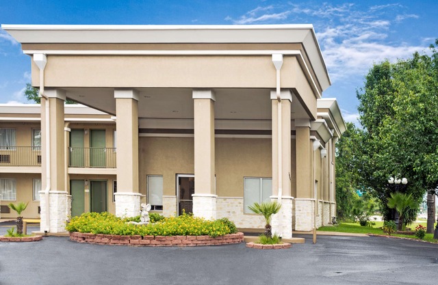 Days Inn by Wyndham Shenandoah