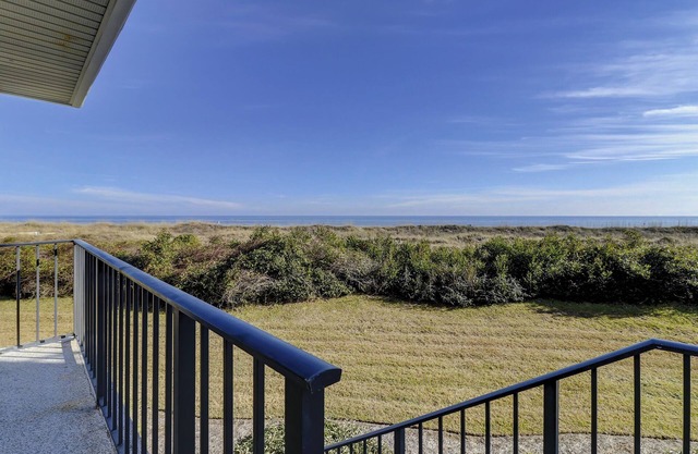 Direct Oceanfront 2 BR Updated Luxury condo Bikes & Beach Gear Included