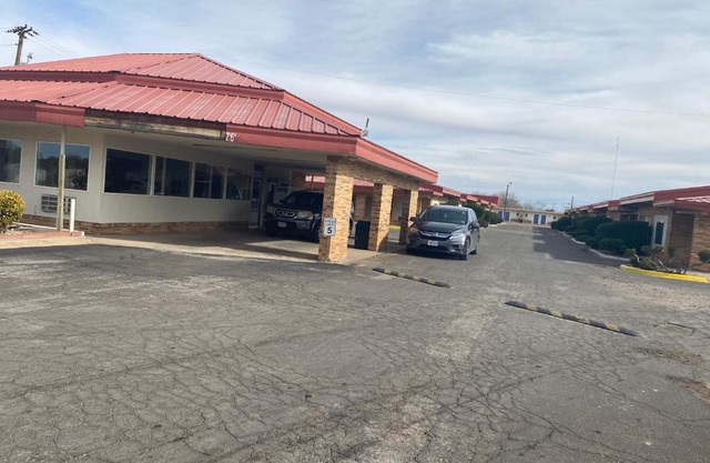 Executive Inn 