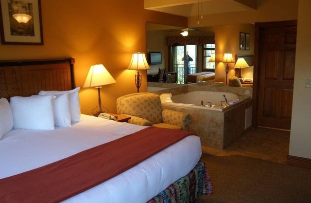 Fall into the Smokies Oct 22-29 2023