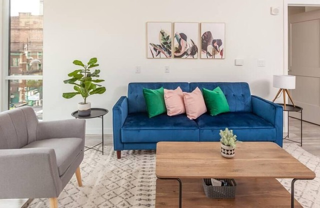 Frontdesk | Spacious 1 BR in Business District