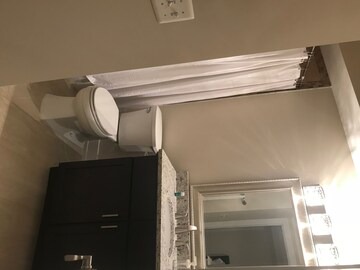 Giant 3 Bedroom/4Bathroom in Washington