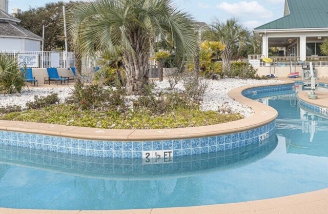 Glaring Harbour Lights, 2 Bedroom Villa