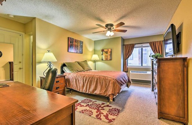 Greenwood Village Studio with Gym Access in DTC!