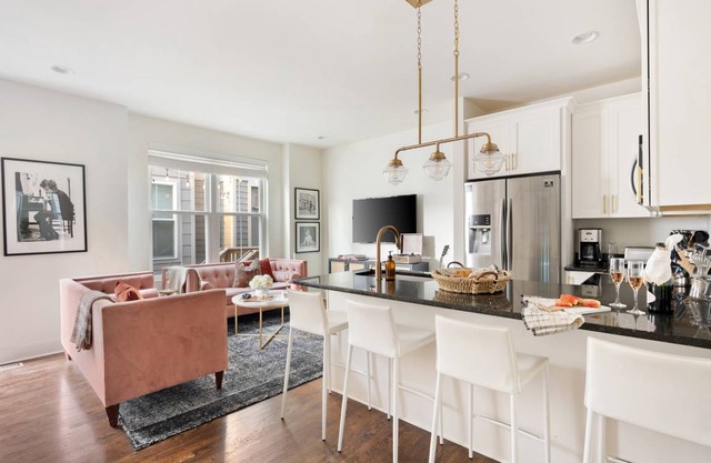 Hart Suite 13 by AvantStay Gorgeous Town House w/ Modern Amenities in Nashville!