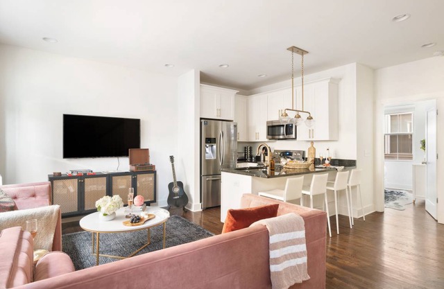 Hart Suite 15 by AvantStay Gorgeous Town House w/ Modern Amenities in Nashville!