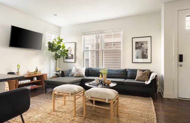 Hart Suite 7 by AvantStay Gorgeous Town House w/ Modern Amenities in Nashville!