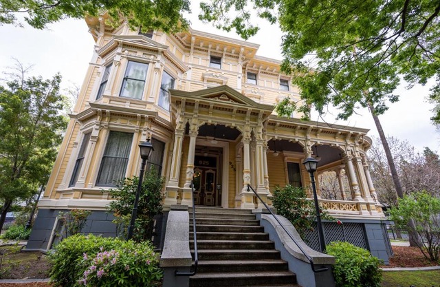 HI Sacramento Hostel