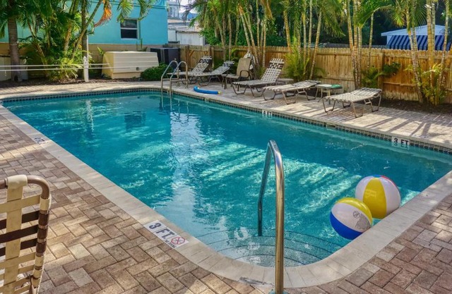 Historic Pass-A-Grille Beach Club Gulf Way 701-8