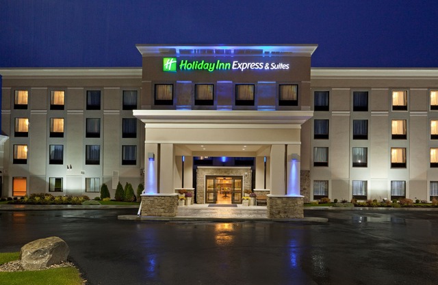 Holiday Inn Express & Suites Malone, an Ihg Hotel