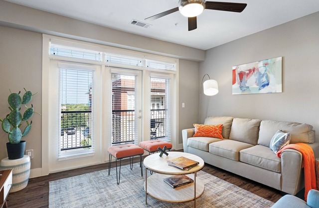 Kasa | Luxurious Amenities + Fast Wifi | Frisco