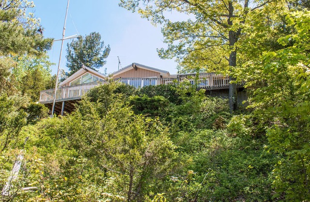 Lakefront house with private beach and amazing view