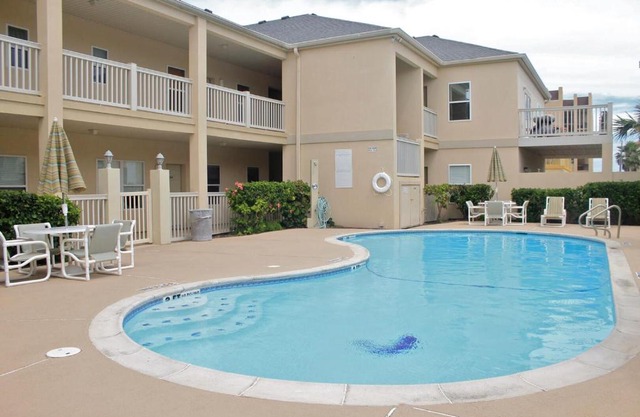 Large 3-Bed condo w tropical pool, close to beach!