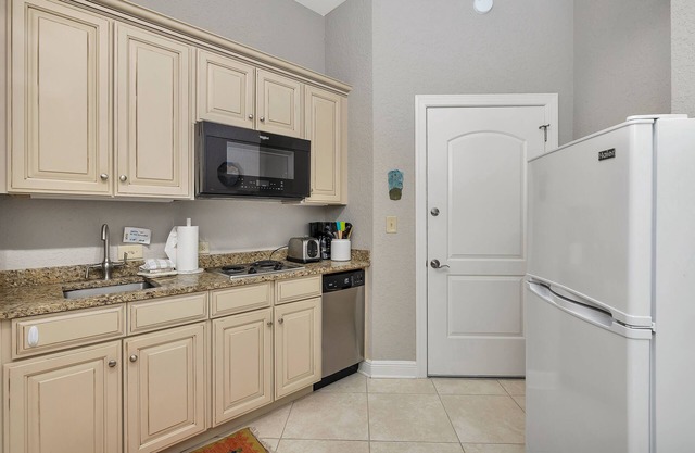 Located near St. Simons Island Pier, Restaurants, Lighthouse and Oceanfront Neptune Park