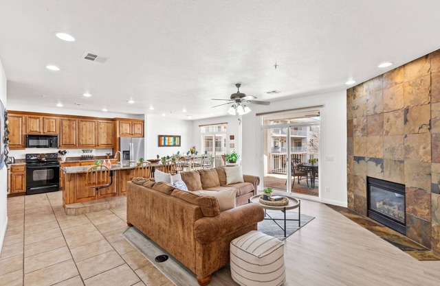 LP 1806 | 3 BD with an Indoor Fireplace, Old School Arcade Machine, and Resort Access