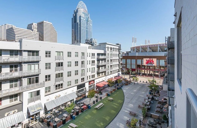 Luxury Downtown Cincinnati Apartment Reds Stadium
