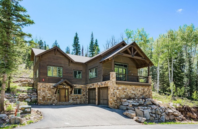 Luxury Home Across from Purgatory with Great Views