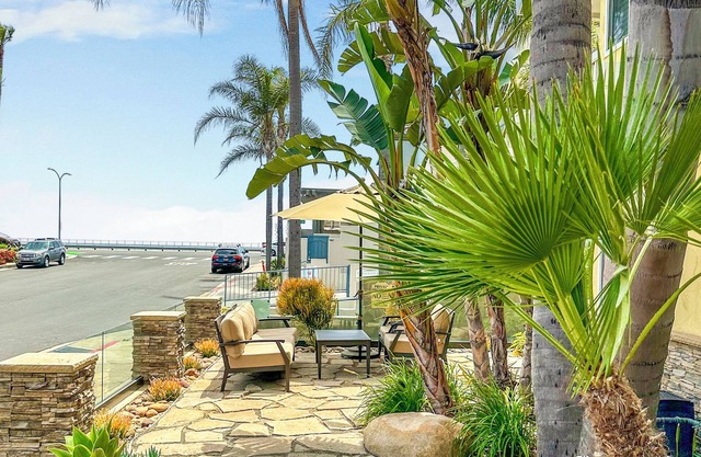 Luxury Oceanview Stay – Steps from the Beach #4