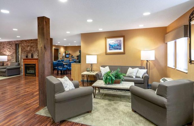 Microtel Inn & Suites Raton