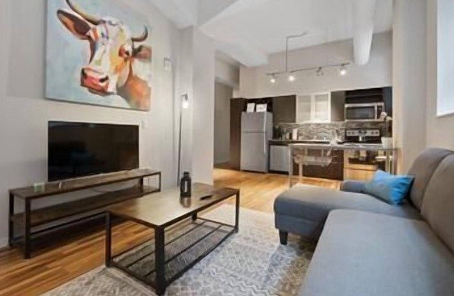 Modern 2 Bedroom Condo Heart of Downtown close to Stadiums - 707