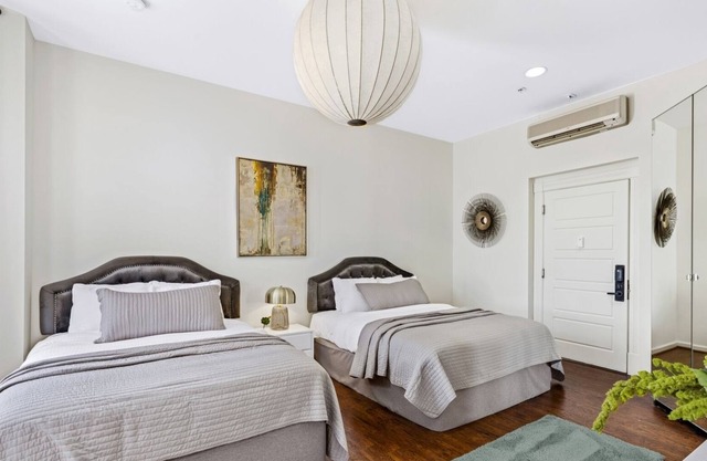 Brexton Hotel 