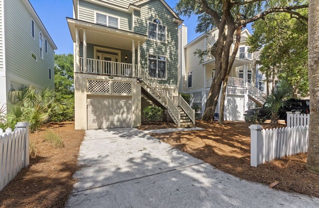 Modern Grand Pavillon Home: Steps to Beach, Pool Access