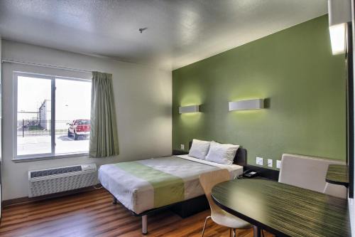 Motel 