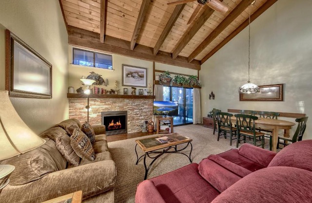 Newly Remodeled 2 Bedroom Townhome With Loft Townhouse