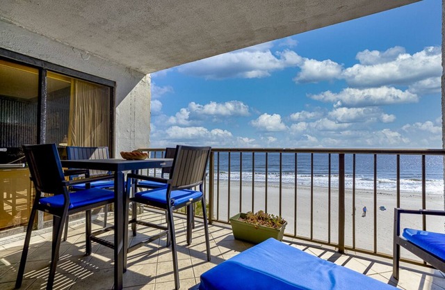 Oceanfront 5th floor,quiet,peaceful.beautiful views