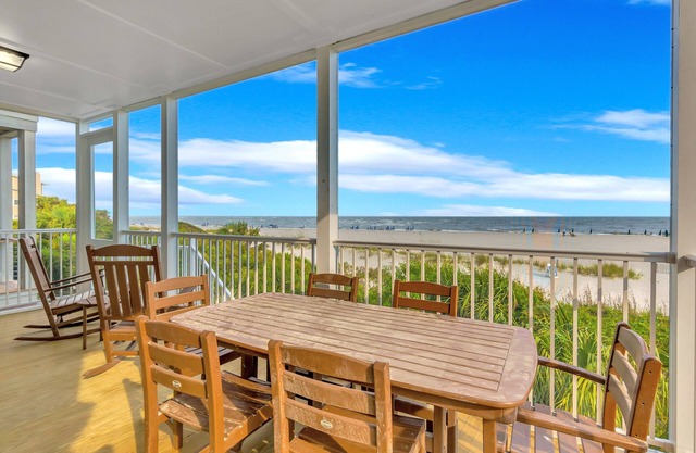 Oceanfront Grand Pavilion- 5 bedrooms! Views! Pool Access!