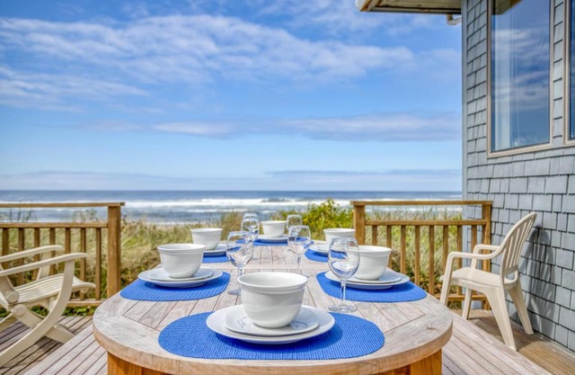 Oceanfront Retreat - Meredith Lodging