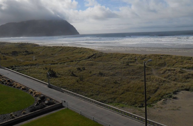 Oceanfront Top Floor SW Corner Unit - 2bd 2 bath - Location & View