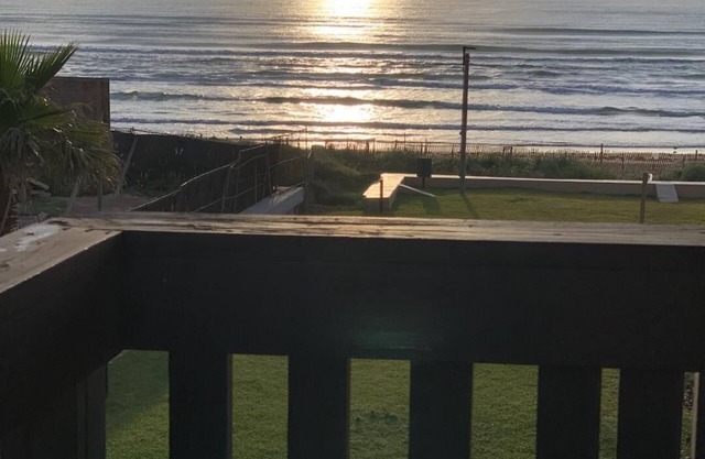 "OCTOBER" Special"Amazing Beach Views w/Fireworks on weekends!Close to hotspots