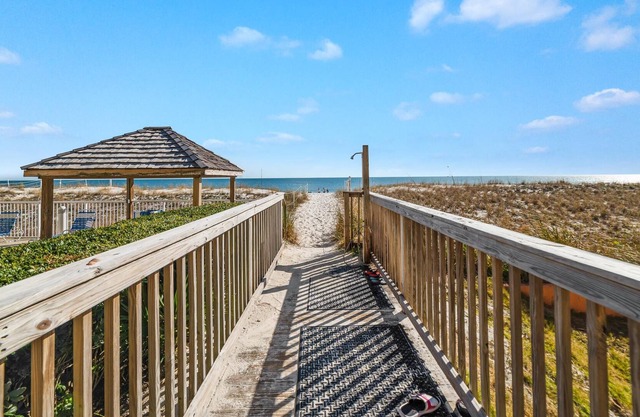 One Bedroom Condo at Moonraker on West Beach Blvd Just Steps to Sand