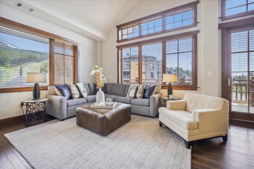 Ski Hill Place 