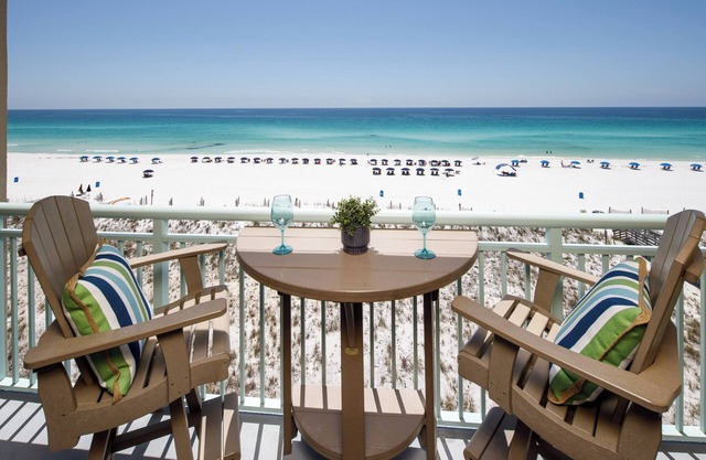 PI 510: Sunset Serenade. Two KINGS! Reserved parking, granite, top notch unit