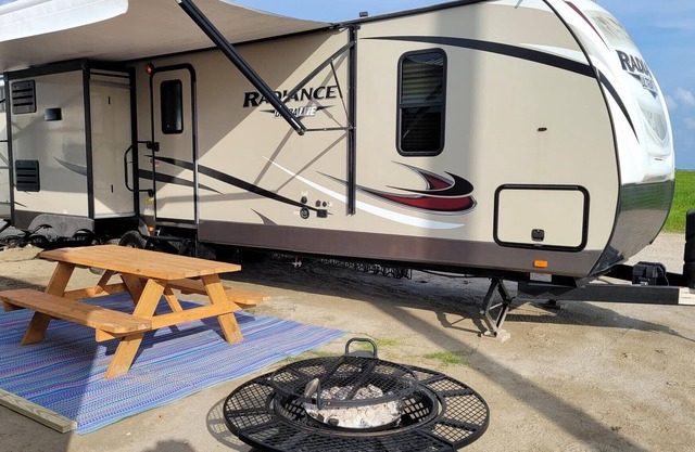 Rad Beach Camper at Haileys Beach-n-Bay Resort