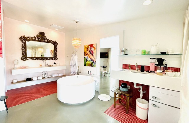Stylish The Frenchie Boutique Hotel 