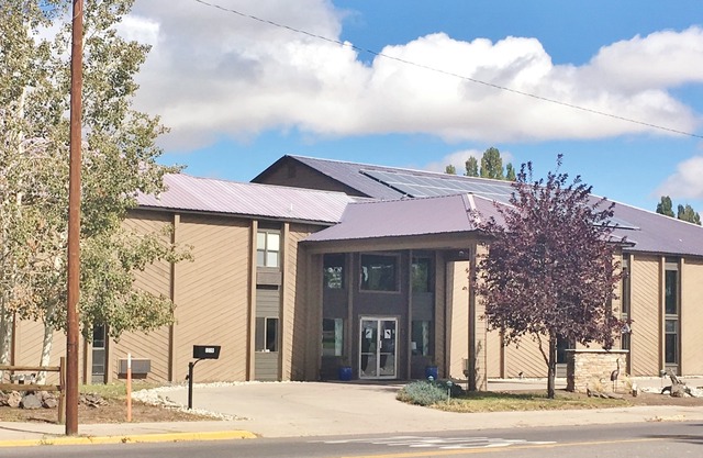 Sandhill Inn & Suites