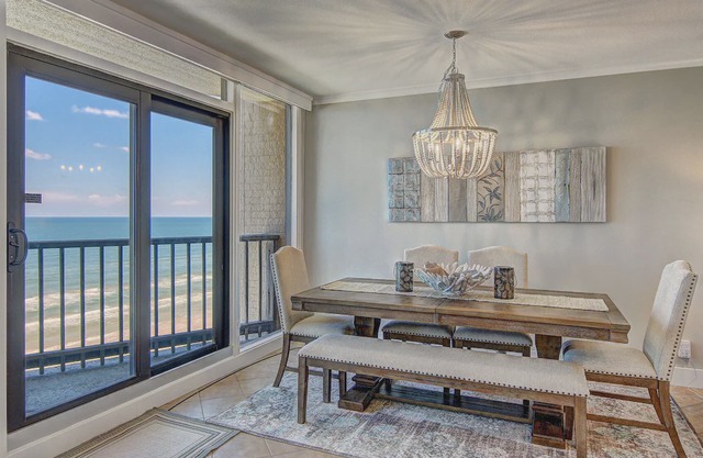 Sea Gull #1008 L: Beachfront 1 Bedroom 1 Bathroom With Spectacular Views and 24 Hour Management
