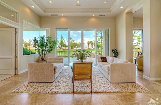 Serene Sanctuary: Private PGA West with Golf & Mount Views