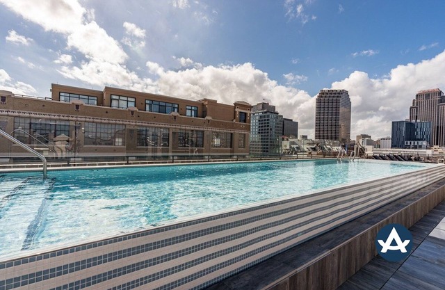 Sextant | The Brandywine | Rooftop Pool | 5 min drive to Bourbon St | Studio 🌊