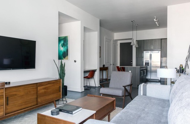 Sleek 1BR | WiFi | Downtown by Lyric