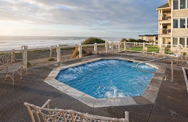 Sleep to the soothing sound of waves!