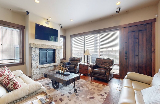 Sophisticated Mountain-View Condo | Hot Tub, Heated Pool | Walk to Gondola