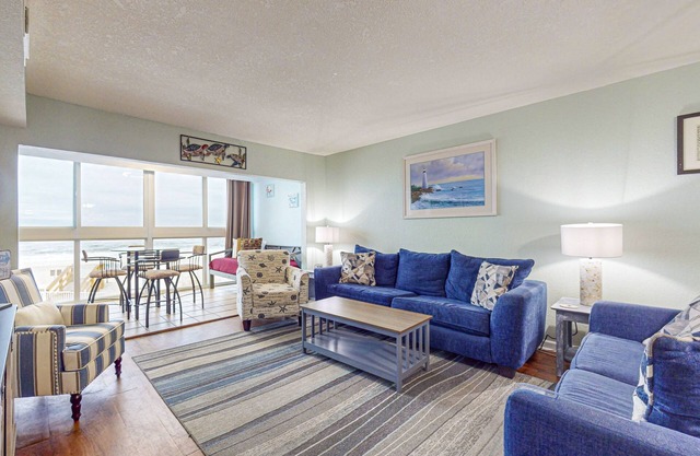 Spacious beachfront condo with outdoor pool & Gulf views