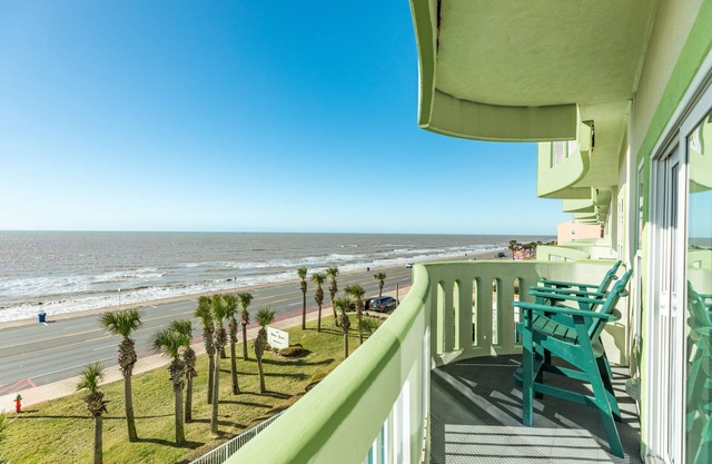 Spacious Home w/ Pool & Beachfront Views - Walk to Galveston Beach!